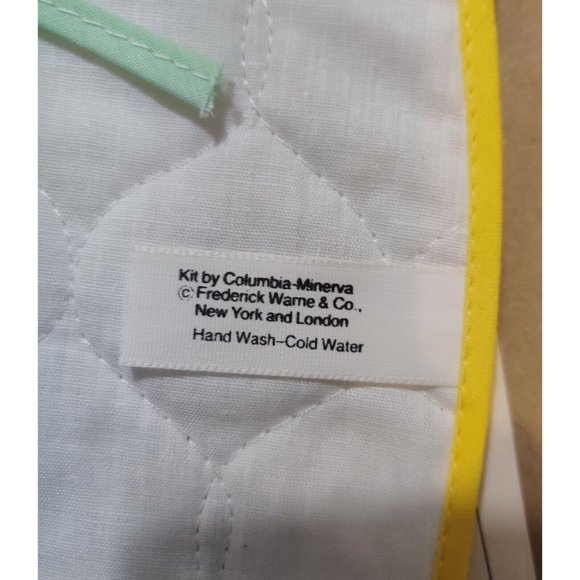 1977 Beatrix Potter Peter Rabbit and Jemima Puddleduck Bibs Stamped Cross Stitch - Picture 9 of 9